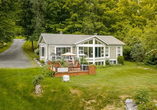 Maison à vendre - 660 Route 263, St-Romain, G0Y 1L0