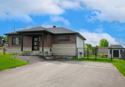 House for sale - 2 Rue Denise, Coaticook, J0B 1L0