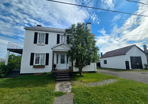 Maison à étages à vendre - 359 Rue Paradis, Matane, G4W2A1