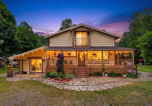 Maison à étages à vendre - 106 Ch. Cadieux, St-Remi-D'Amherst, J0T2L0