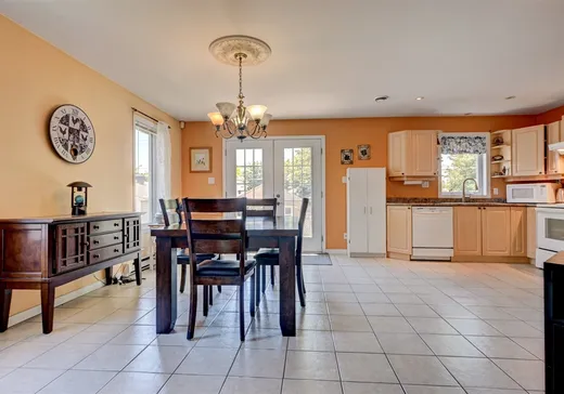 House for sale - 122 40e Avenue, Sainte-Marthe-sur-le-Lac, J0N 1P0