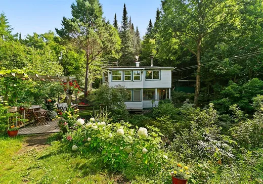 House for sale - 2933 Ch. des Lacs, Mont-Blanc, J0T 2G0
