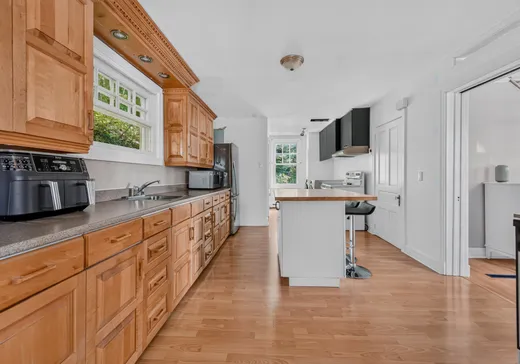 Maison à vendre - 9563 Av. Royale, Sainte-Anne-de-Beaupré, G0A 3C0