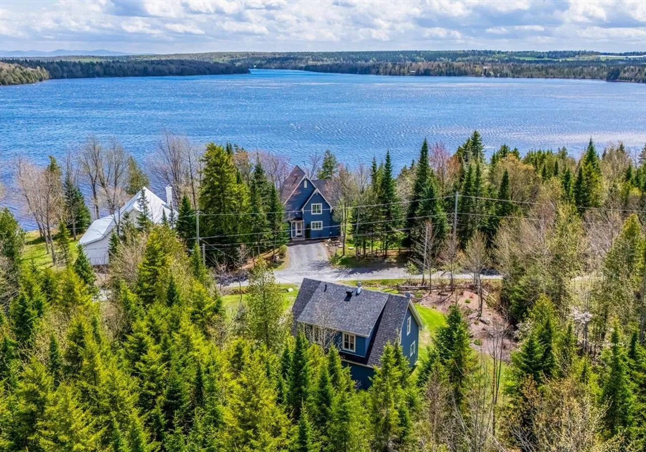260 Ch. du Lac-des-Trois-Milles N. — photo 1