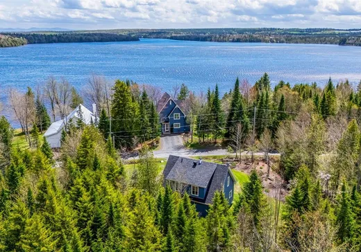 Maison à étages à vendre - 260 Ch. du Lac-des-Trois-Milles N., Ste-Cecile-De-Whitton, G0Y1J0