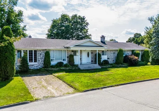 Bungalow à vendre - 1125 Rue du Baron, Fleurimont, J1E1C9