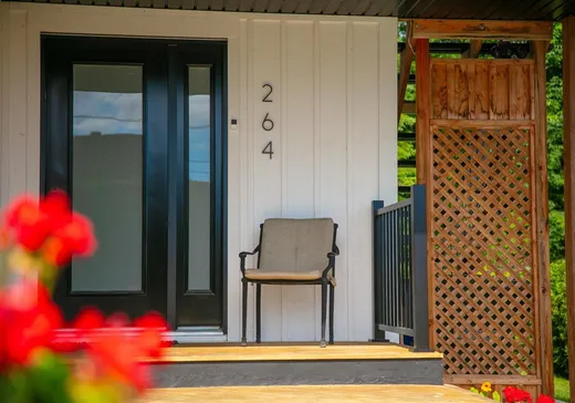 Two or more stories for sale - 264 Av. du Parc, Magog, J1X5V6