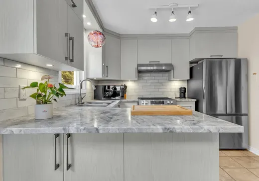 Maison à vendre - 13 Rue Cardinal, Buckingham, J8L 3W4