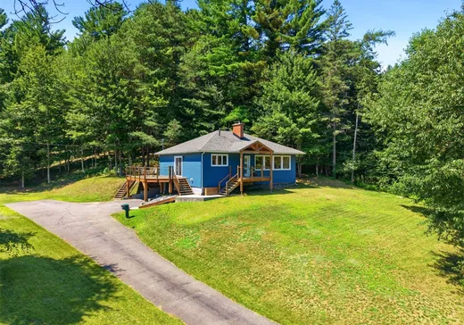 Bungalow à vendre - 153 Rue Greenlay S., Windsor, J1S2J9