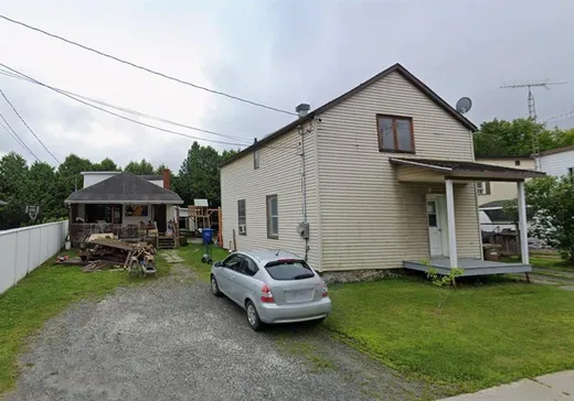Maison à vendre - 366 Rue St-Patrice E., Magog, J1X 1V3