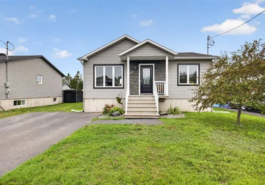 House for sale - 635 Rue du Chenin, Drummondville, J2B 0Y3