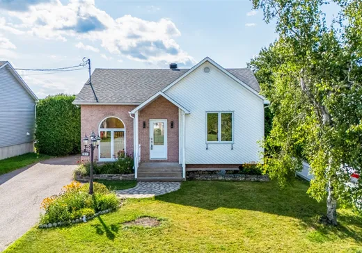 Maison à vendre - 2041 Rue Watopeka, Sherbrooke, J1L 2J7