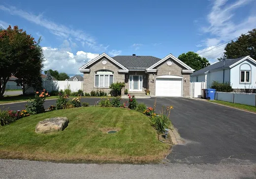 Bungalow for sale - 199 Rue Bazinet, Les Coteaux, J7X1A2