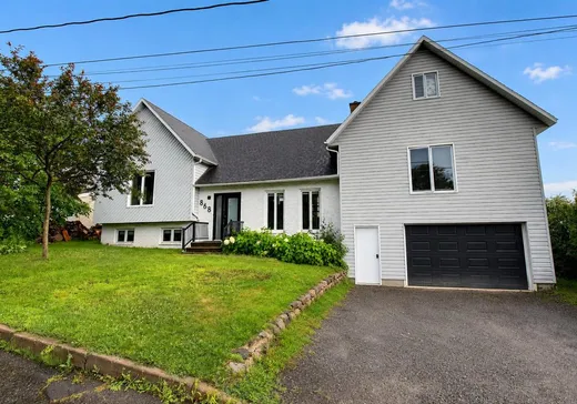 Un étage et demi à vendre - 868 Rue St-Joseph, Saint-Pascal, G0L3Y0