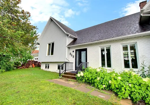 Maison à vendre - 868 Rue St-Joseph, Saint-Pascal, G0L 3Y0