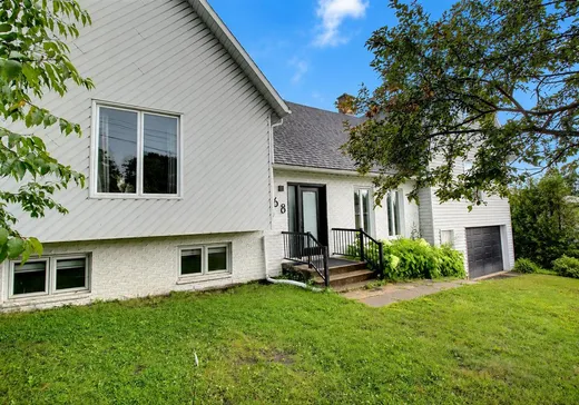 Maison à vendre - 868 Rue St-Joseph, Saint-Pascal, G0L 3Y0