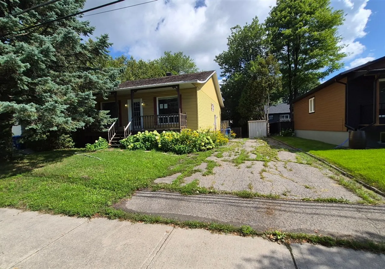 1167 20e Avenue — photo 3