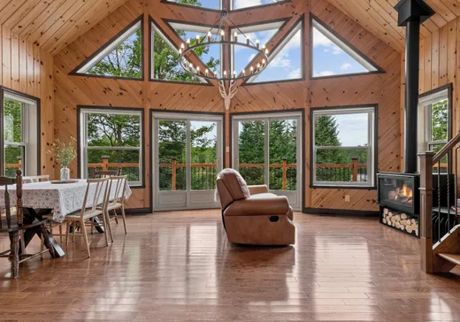 Maison à vendre - 140 Ch. du Lac-Riche, Saint-Damien, J0K 2E0