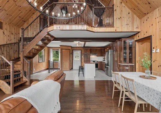 Maison à vendre - 140 Ch. du Lac-Riche, Saint-Damien, J0K 2E0