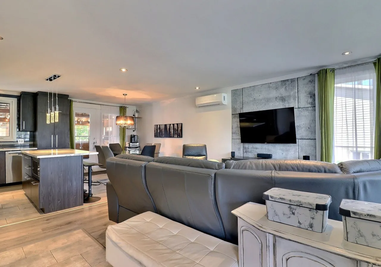 437 Rue Vallières — photo 2