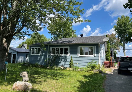 Two or more stories for sale - 147 39e Avenue, Sainte-Barbe, J0S1P0