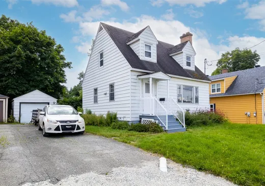 Un étage et demi à vendre - 930 Rue de Cambrai, Sherbrooke, J1H2R5