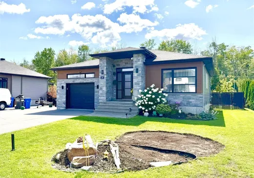 Maison à vendre - 129 4e Avenue, Saint-Zotique, J0P 1Z0