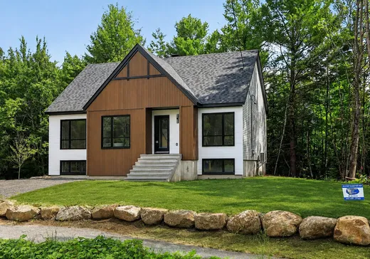 Maison à étages à vendre - 504 Rue des Générations, Saint-Colomban, J5K0R5
