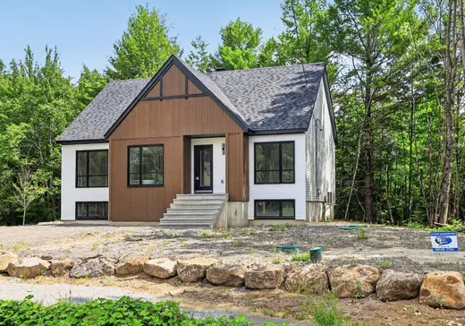 Maison à vendre - 504 Rue des Générations, Saint-Colomban, J5K 0R5
