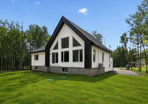 Maison à vendre - 576 Rue des Générations, Saint-Colomban, J5K 0R5