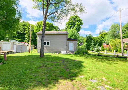 Maison à vendre - 4 Rue St-Charles, Sainte-Brigitte-de-Laval, G0A 3K0