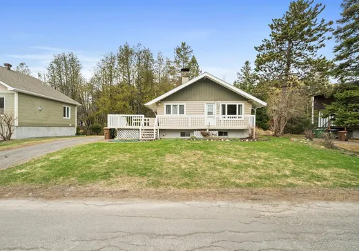 Maison à étages à vendre - 132 Rue des Monts, Saint-Sauveur, J0R1R5