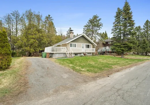Maison à vendre - 132 Rue des Monts, Saint-Sauveur, J0R 1R5