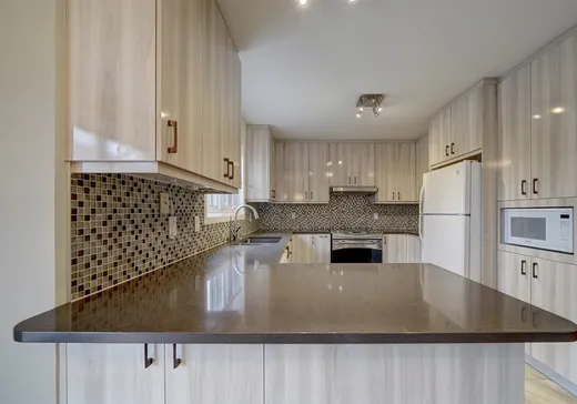 Maison à vendre - 3740 Rue Ontario, Brossard, J4Y 3A2