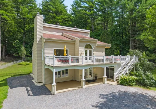 Maison à étages à vendre - 2298 Rue du Petit-Prêcheur, Magog, J1X0M8