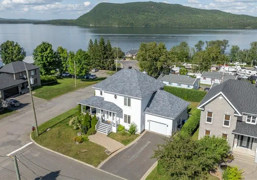 Maison à étages à vendre - 2 Rue Bellevue, Témiscouata-sur-le-Lac, G0L1E0