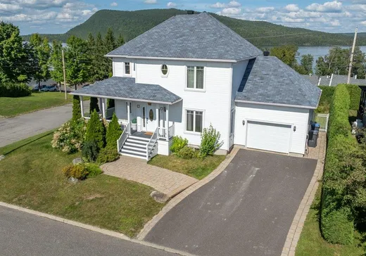 Maison à vendre - 2 Rue Bellevue, Témiscouata-sur-le-Lac, G0L 1E0