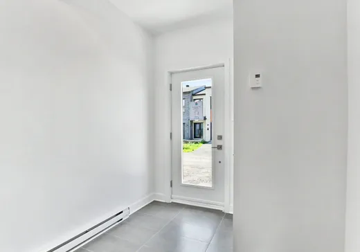 Maison à vendre - 360 Rue du Merlot, Sainte-Marthe-sur-le-Lac, J0N 1P0