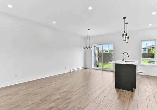 Maison à vendre - 360 Rue du Merlot, Sainte-Marthe-sur-le-Lac, J0N 1P0