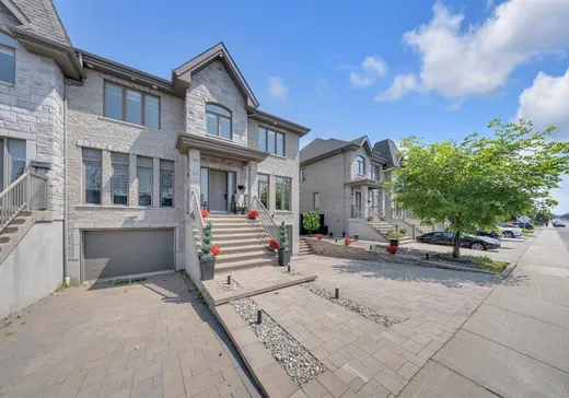 Maison à vendre - 9285 Boul. Viau, Montréal (Saint-Léonard), H1R 2V7