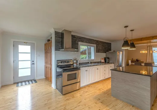 House for sale - 68 Av. Ste-Croix, Victoriaville, G6P 2M4