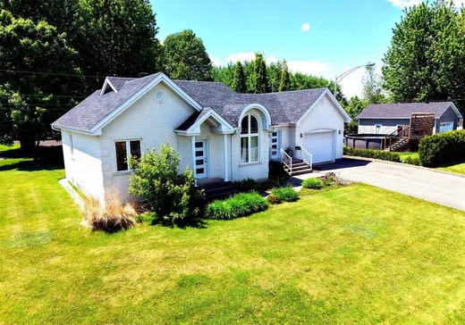 House for sale - 995 1re Avenue, Saint-Valérien-de-Milton, J0H 2B0