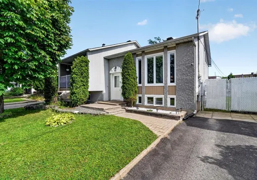 Bungalow à vendre - 8170 Rue Clotilde, Laval (Saint-François), H7A3P8