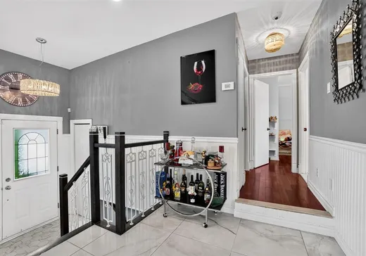 Maison à vendre - 8170 Rue Clotilde, Laval (Saint-François), H7A 3P8