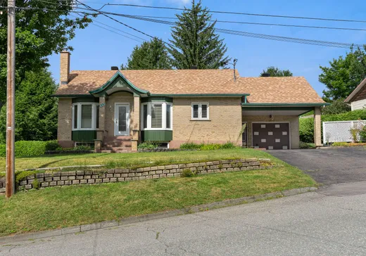 Bungalow à vendre - 625 Rue Chamberland, Magog, J1X5A9
