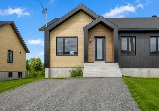 Bungalow à vendre - 505 Rue du Moulin, Saint-Marc-des-Carrières, G0A4B0