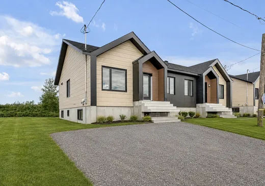 Bungalow à vendre - 501 Rue du Moulin, Saint-Marc-des-Carrières, G0A4B0