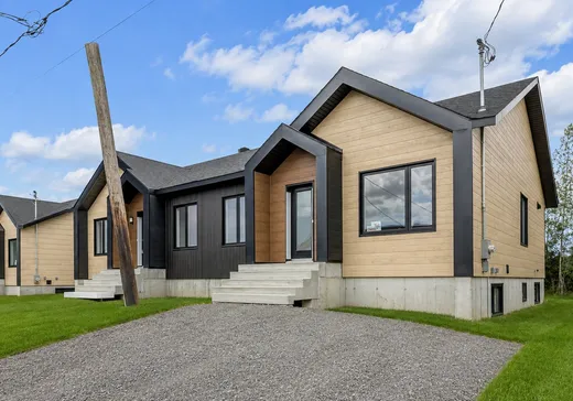 Bungalow à vendre - 507 Rue du Moulin, Saint-Marc-des-Carrières, G0A4B0