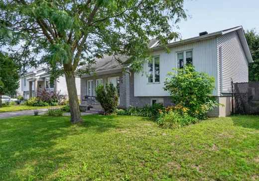 Maison à étages à vendre - 448 Rue du Rhône, Lachenaie, J6W5M5