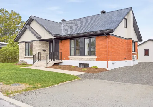 Maison à vendre - 710 12e Rue, Montréal (Centreville), G5Y 5A1